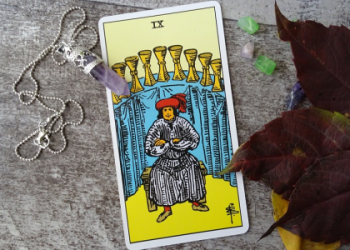 Tarot reading with 7 of cups 9 of wands: Is it a positive or negative sign?