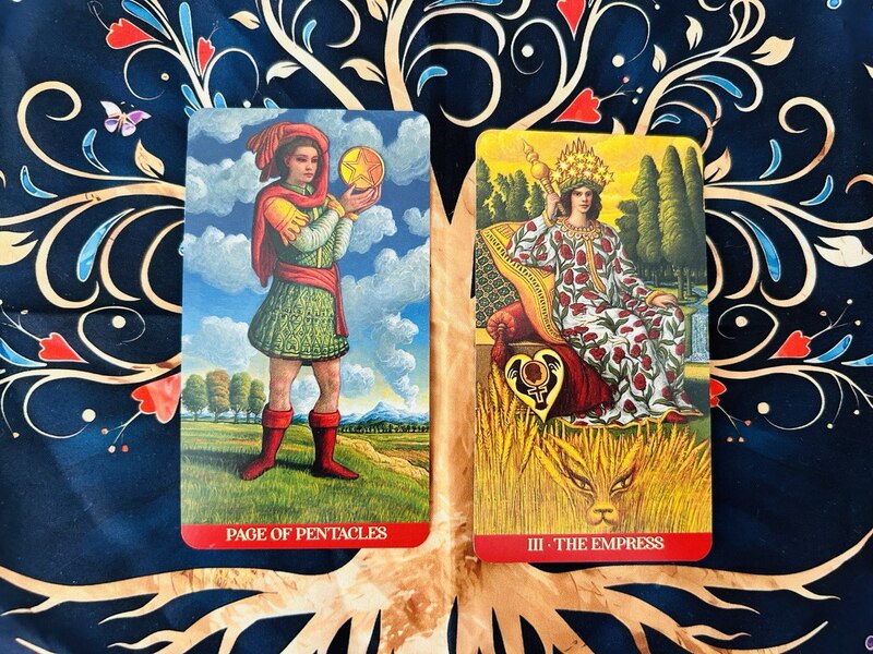 Find love meanings: Page of Pentacles and The Empress tarot card combination.
